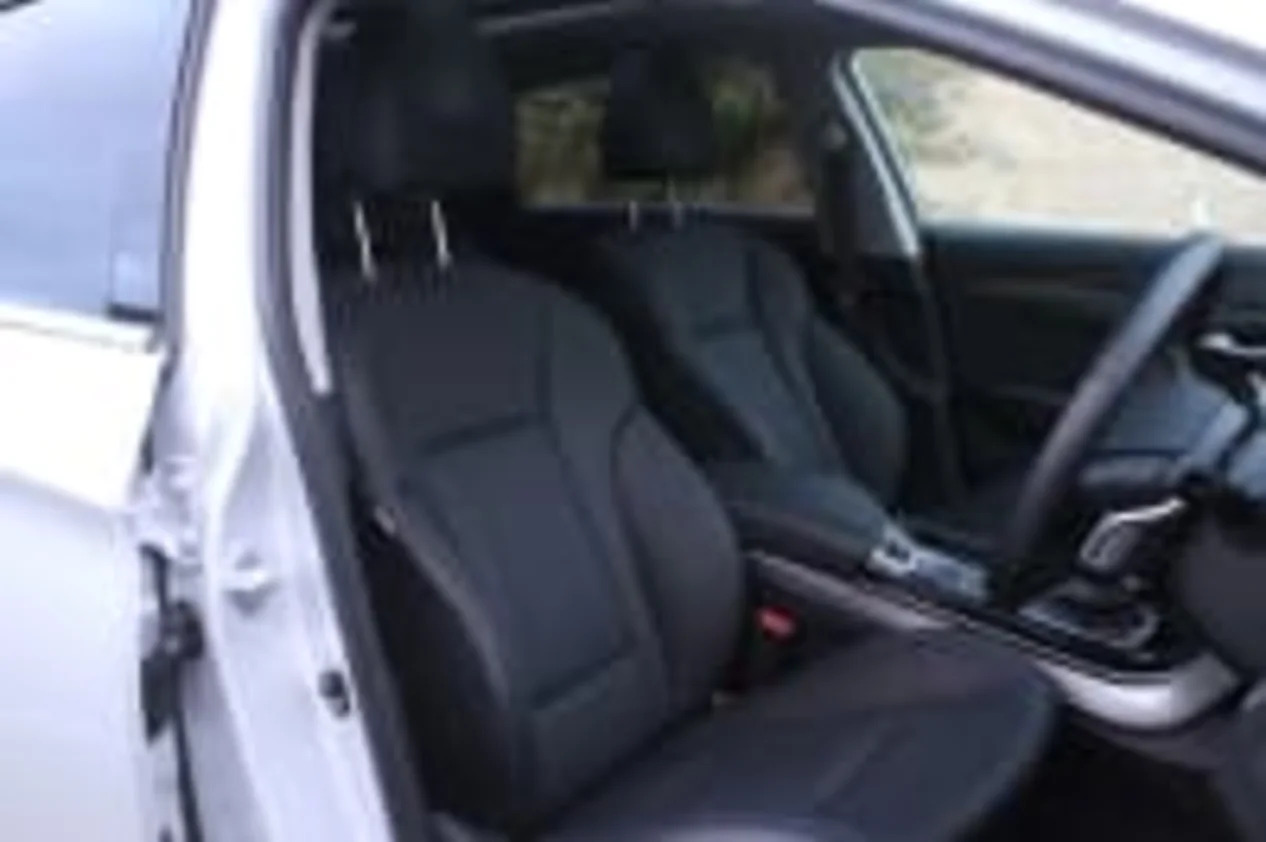 2014 Hyundai i40 Tourer front seats